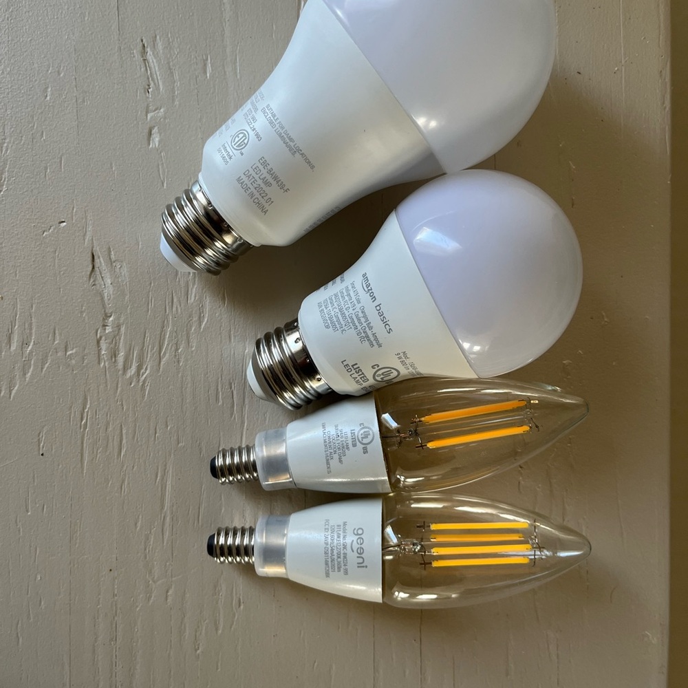 LED Smart Lightbulbs Lot
